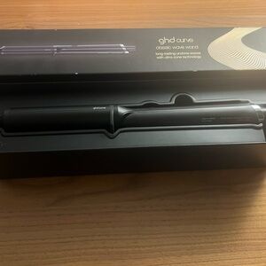 ghd Curve Classic Wave Oval Curling Wand in Black